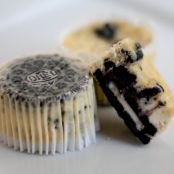 Cookies and Cream Cheesecake Cupcakes